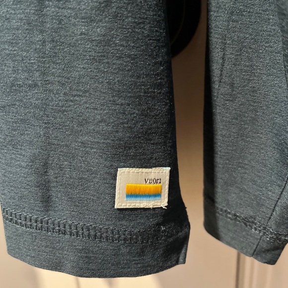 Vuori - Strato Tech Long Sleeve Tee - Navy Heather - Picture 4 of 7